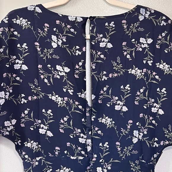 Showpo Navy Floral Button Front Mini dress size large - Picture 6 of 9